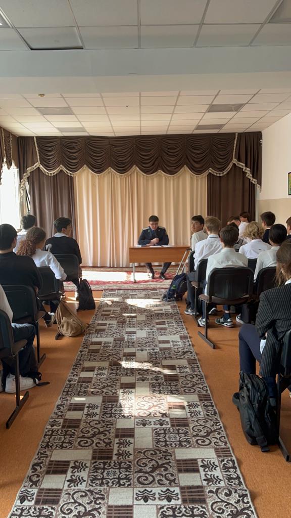 №55 ЖББМ оқушыларының Алматы қаласының прокуроры Ж.Жилкибаевпен кездесуі.