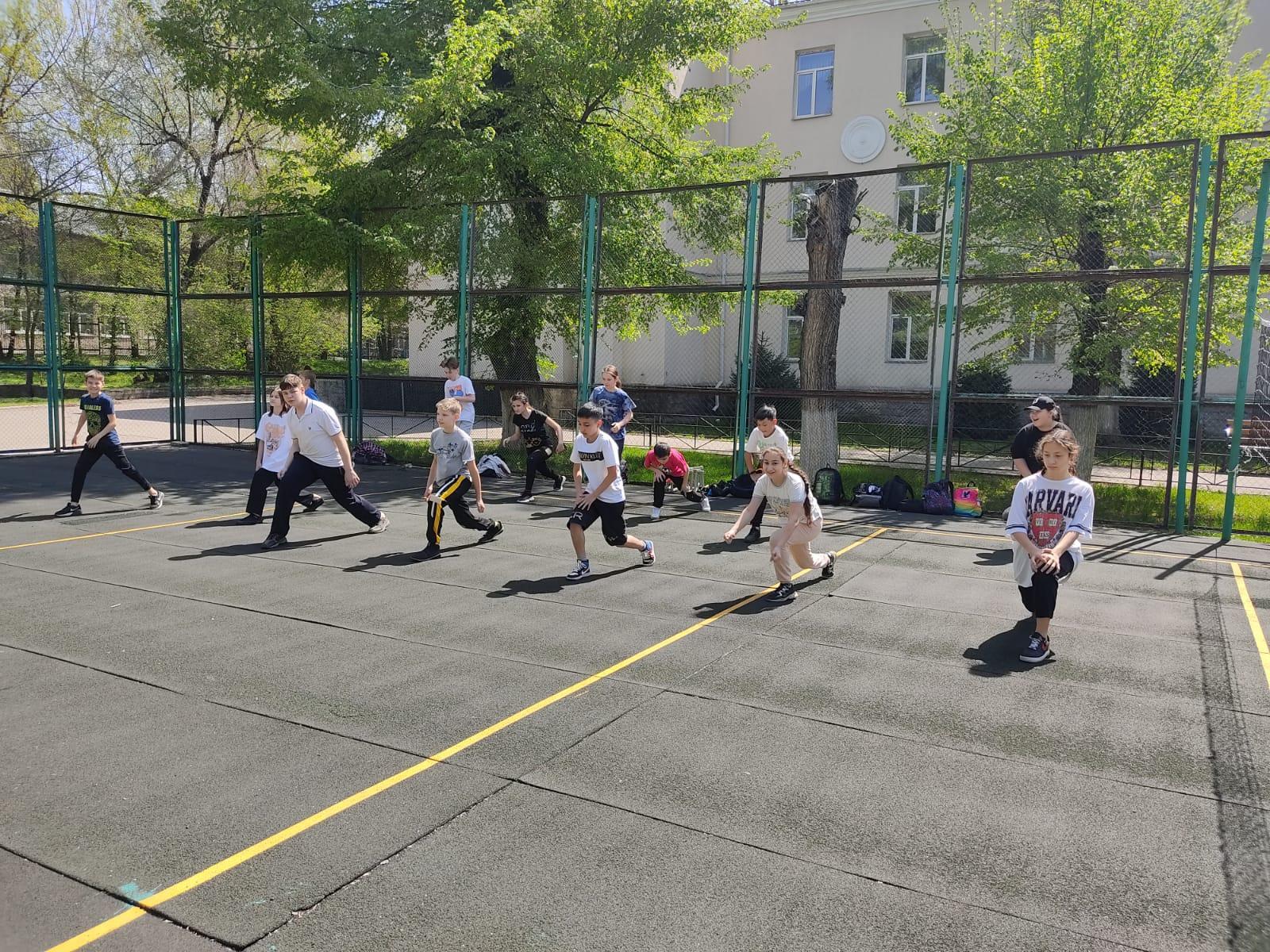 Эстафета - «Быстрее, выше, сильнее»