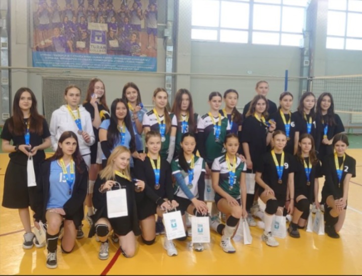 Волейболдан қалалық жарыстарда 1 орын. 1 место в городских соревнованиях по волейболу