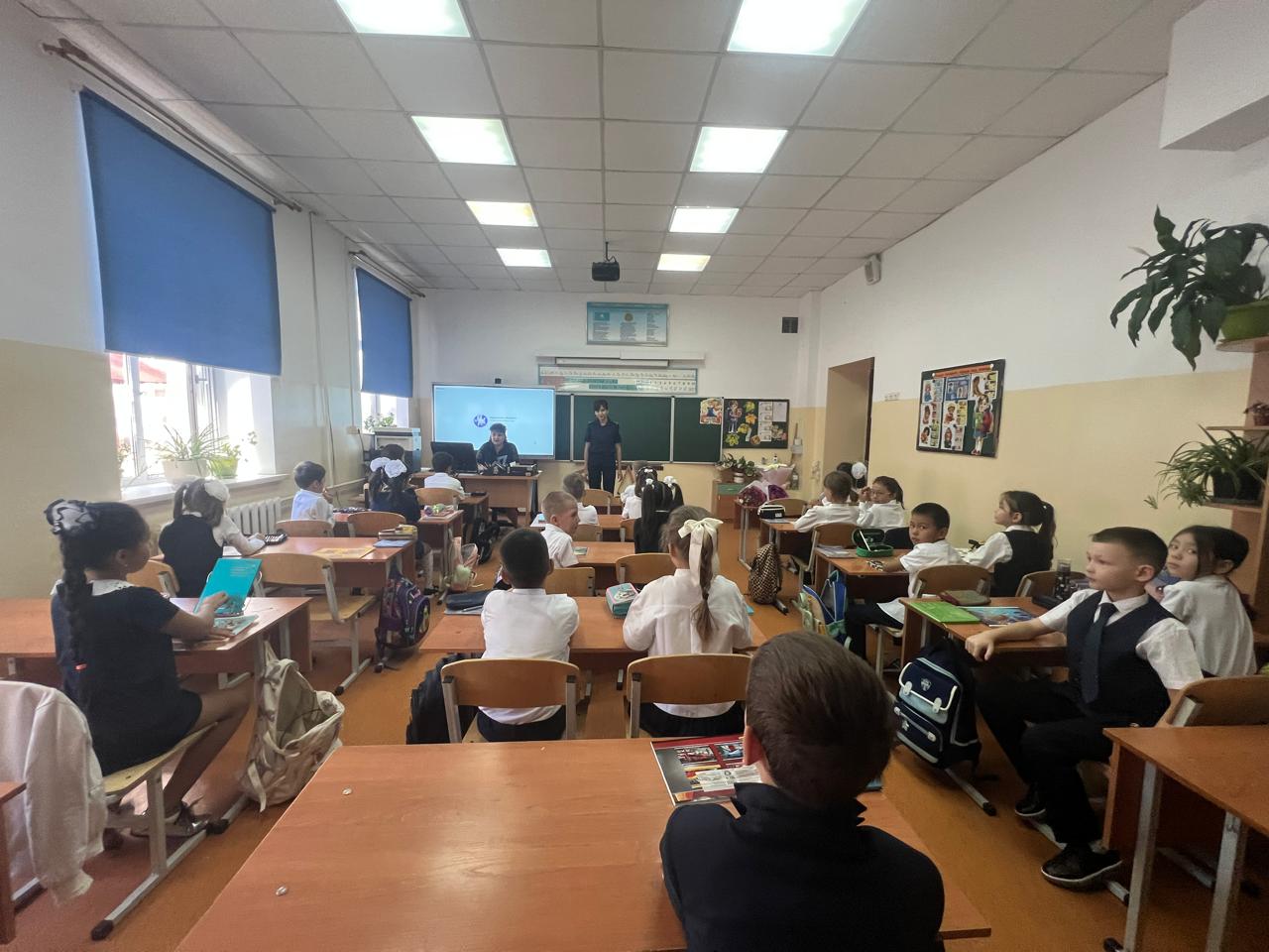 3 сынып оқушыларымен "Жол қозғалысы Ережелері", "3 сынып оқушыларымен "Жол қозғалысы Ережелері" .Профилактическая беседа с учащимися 3 классов на тему: «Правила дорожного движения»,